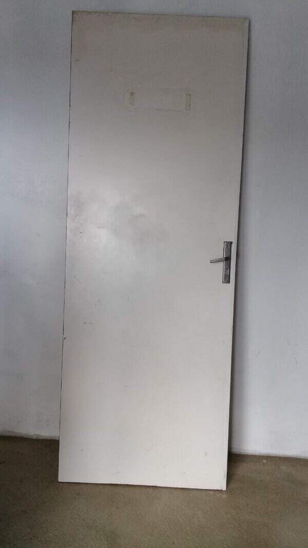 PORTA BRANCA MODELO 1 - RETIRADA MARACANAU
