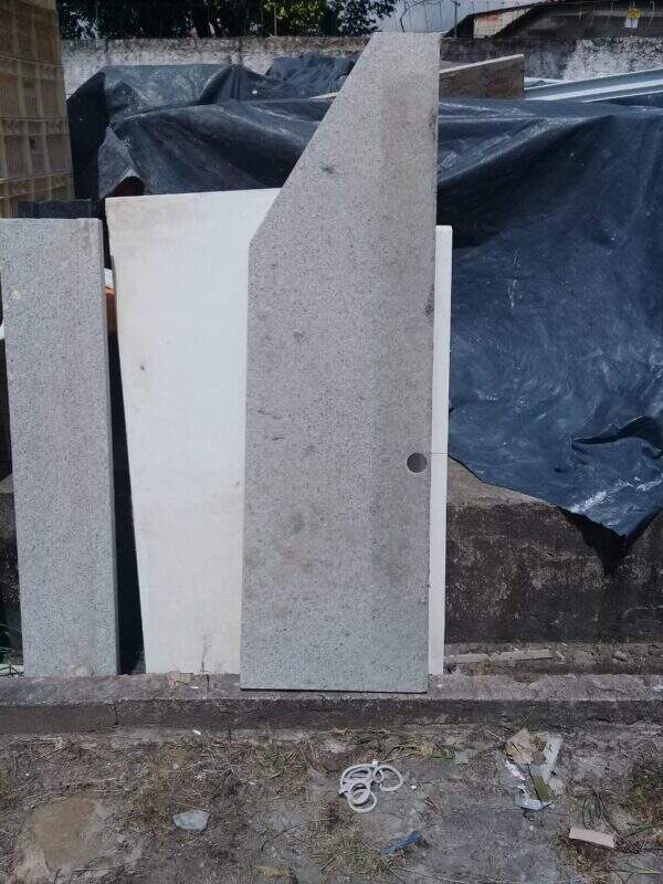 GRANITO CINZA DIVERSOS CORTES 150X42  - RETIRADA MARACANAU