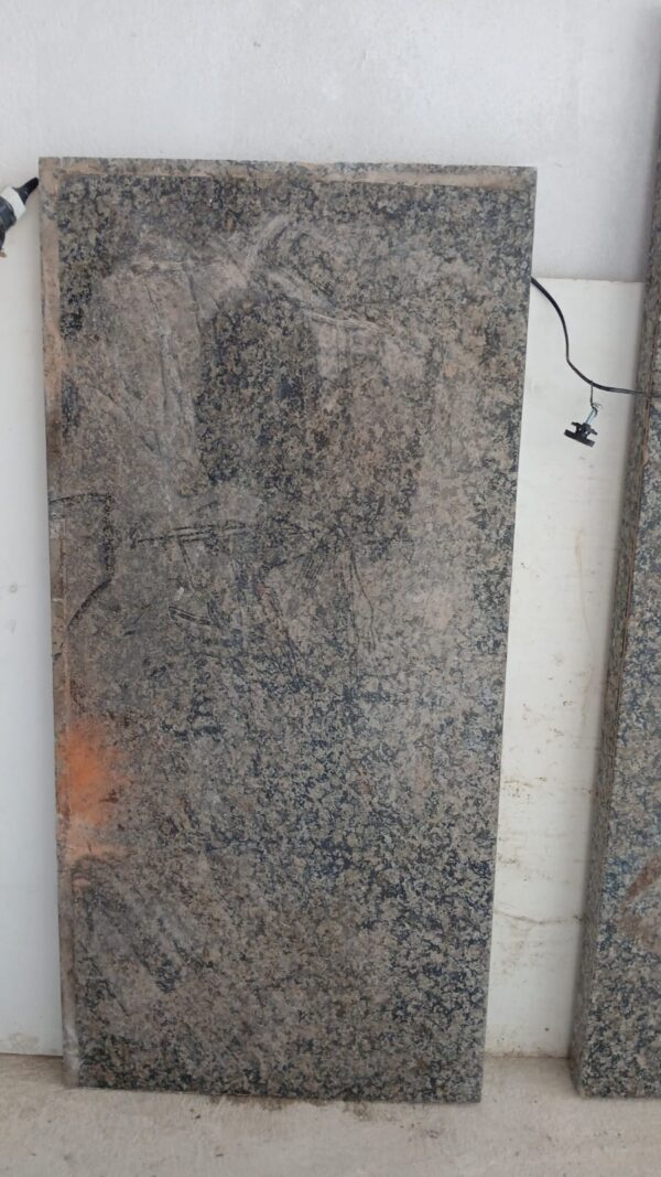 PEDRA GRANITO 1.22X0.58