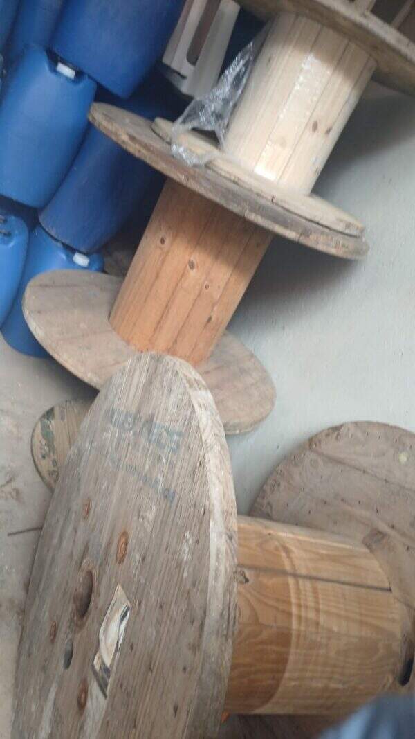 CARRETEL DE MADEIRA  MEDIO - RETIRADA  ABATEDOURO